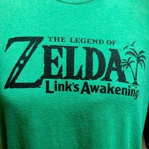 The Legend of Zelda Links Awakening graphic Tee +Bonus 30 yr Anniversary BOOK